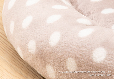 Lits pour chats en gros pour chats d'intérieur, coussins doux et chauds en peluche, fond imperméable et moelleux 9