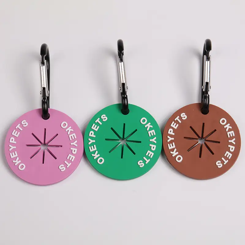 OKEYPETS - OKEYPETS Brugerdefineret Logo Præget Hunde Afføringspose Holder PVC Bærbar Håndfri Hunde Afføringspose Bæreklemme Afføringspose Holderklemme 1