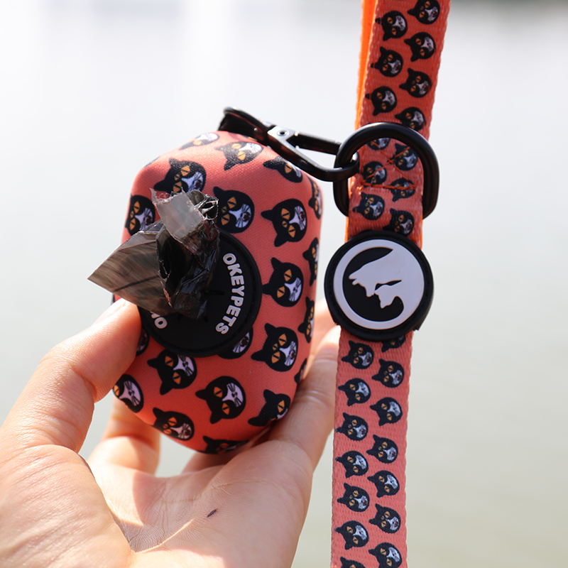 OKEYPETS - Аксесоар за разхождане на домашни любимци, релефно лого, силиконов държач за торбички за кучешки екскременти, диспенсър за торбички за кучешки екскременти, щипка за торбички за екскременти 14