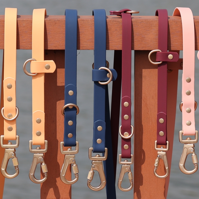 Laisse mains libres OKEYPETS pour chien, personnalisée, en caoutchouc recouvert de silicone et PVC étanche, avec double mousqueton. 13