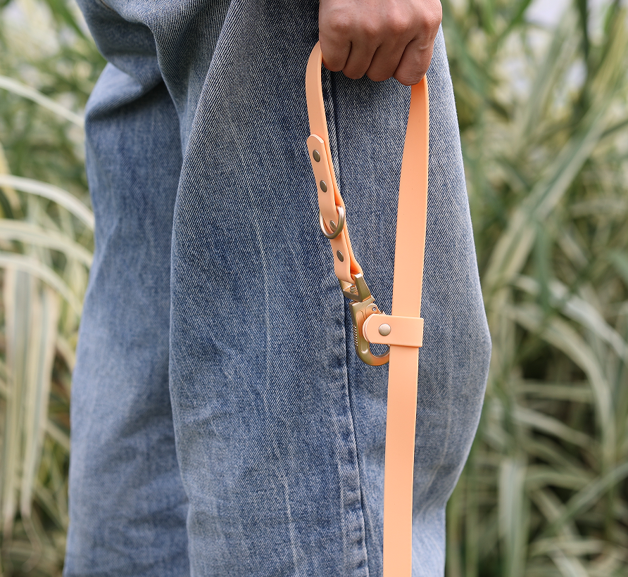 Laisse pour chien OKEYPETS personnalisée, résistante et durable, à double crochet, imperméable, en PVC, mains libres 12