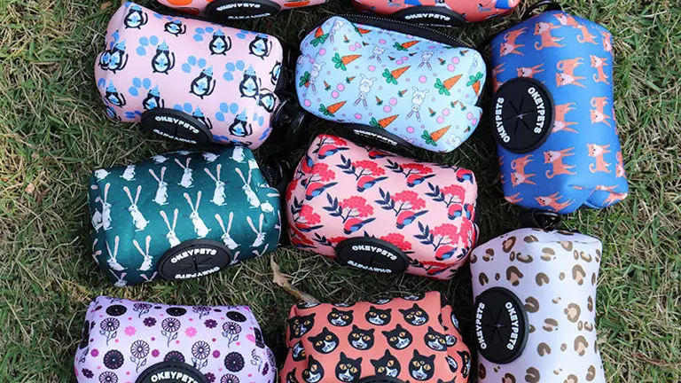 OKEYPETS Tvornica Proizvođač Veleprodaja Tisak Držač za Vrećice za Pseće Izmet Za Vanjske Šetnje S Logom Po Narudžbi 1