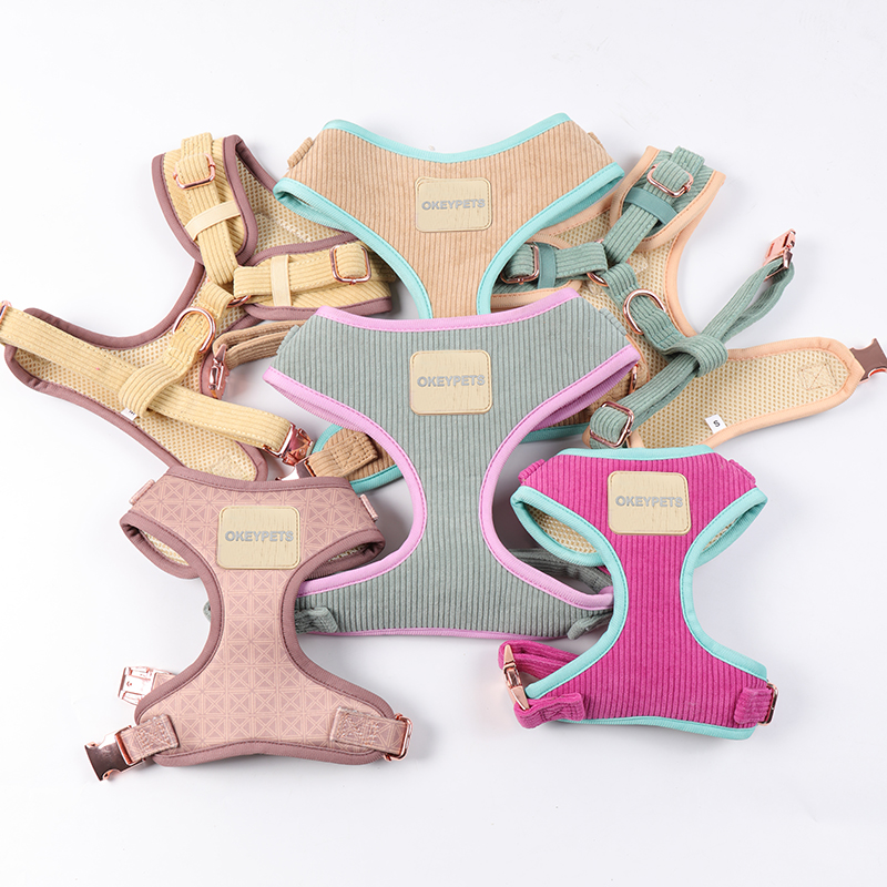 OKEYPETS Egyedi, kiváló minőségű, lélegző, kordbársony, hálós kutyahám, fényvisszaverő kutyahám és póráz szett logóval 11