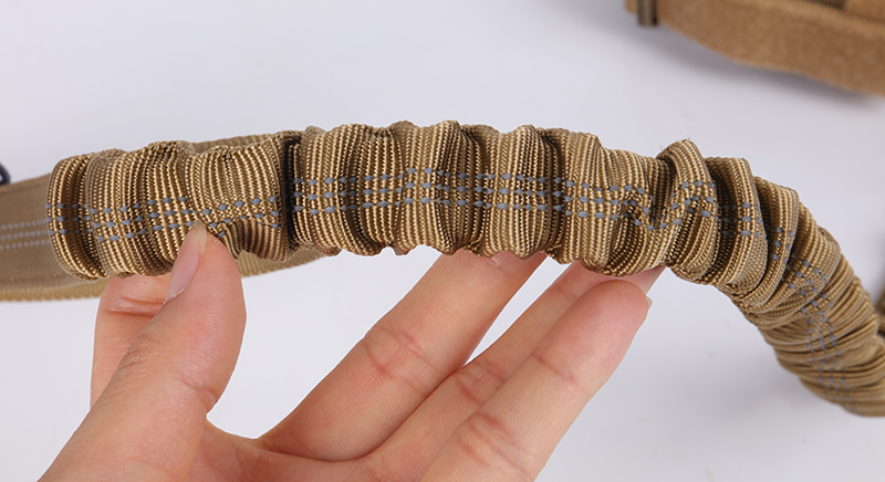 Laisse tactique marron pour chien avec élastique extensible et réglable pour animaux de compagnie 13