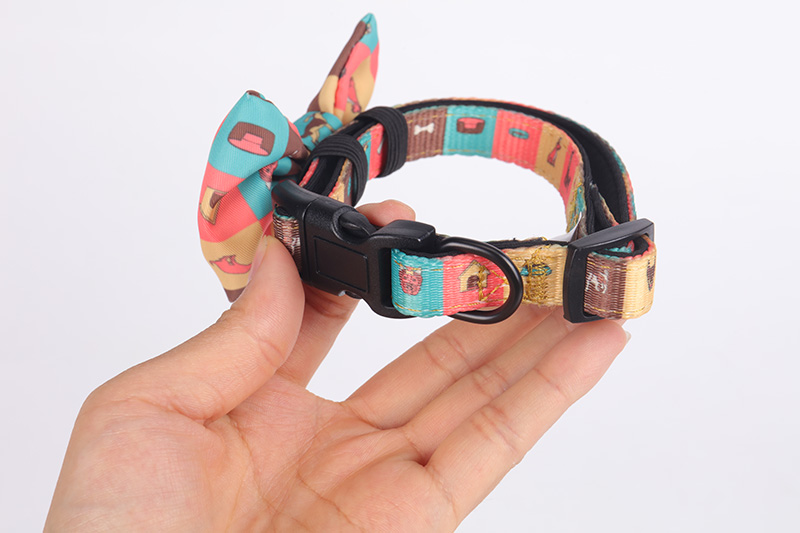 OKEYPETS Collier pour animaux de compagnie au style unique et adorable, orné d'un nœud papillon et ajustable. Joli motif de dessin animé. 9
