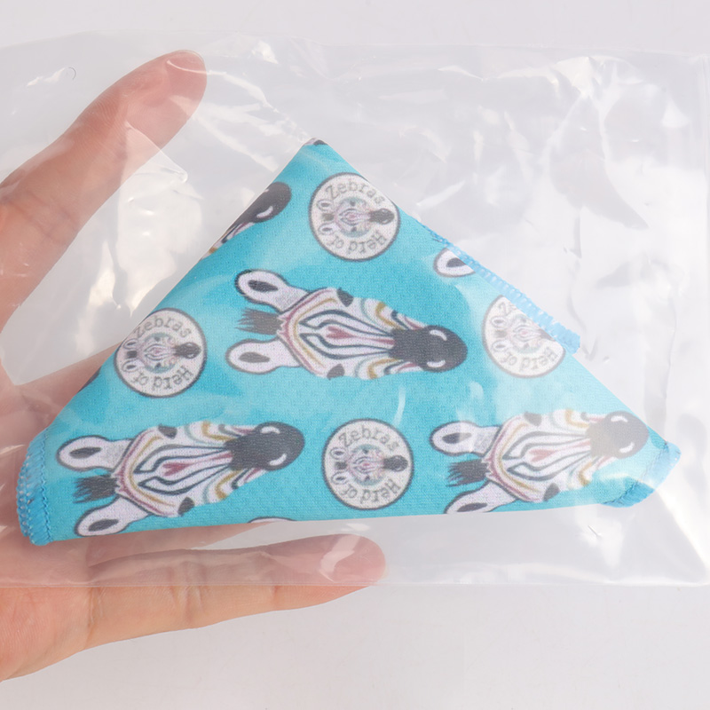 OKEYPETS Állattermékek Gyári Egyedi Szublimációs Háromszög Állatkendő 9