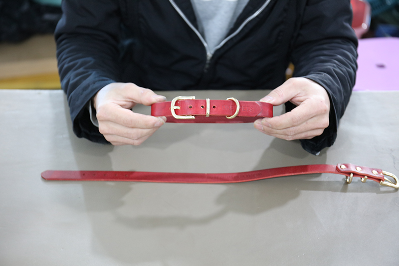 OKEYPETS - Colliers pour chiens en cuir imprimé OKEYPETS, couleur unie, véritables créations de designers, durables, réglables et confortables, grand collier en cuir de vachette. 24