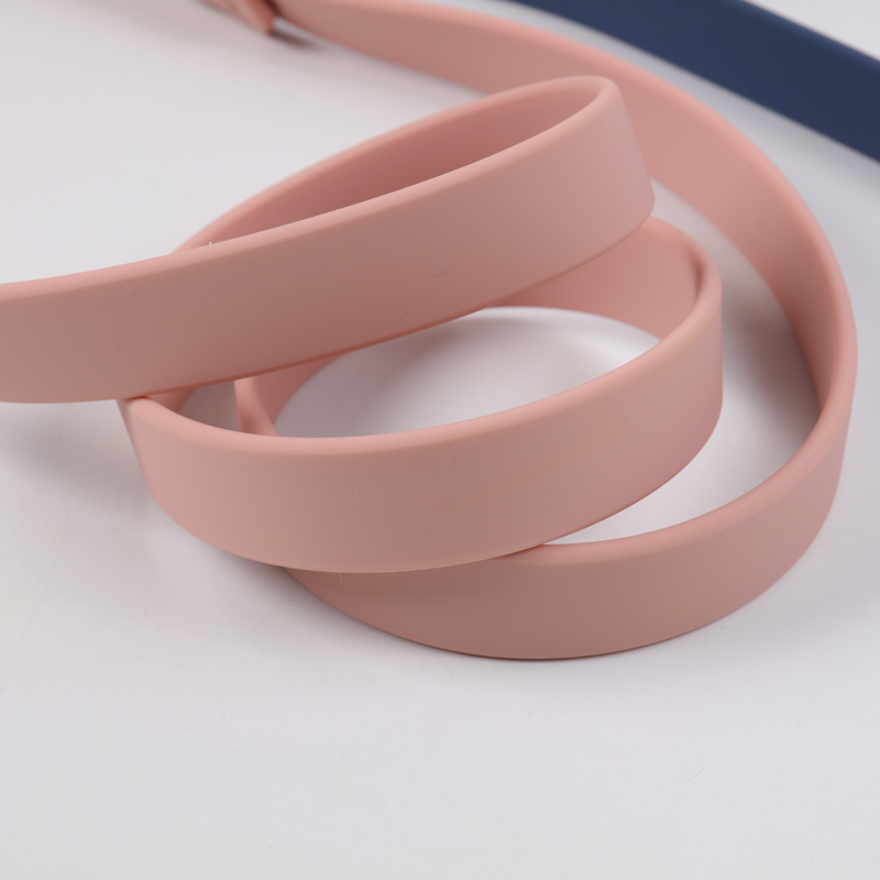 Ensemble collier et laisse en PVC pour chien, collier et laisse personnalisés en silicone tendance pour chiens de grande, moyenne et petite taille 10