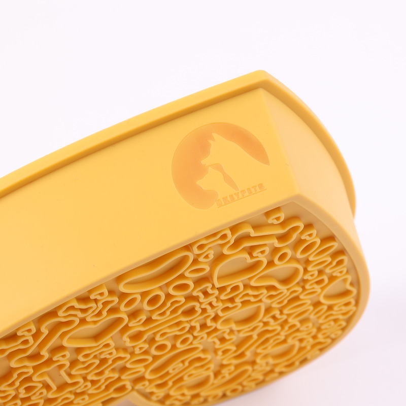 Gamelle anti-glouton pour chien mangeur rapide, en silicone alimentaire antidérapant. 11