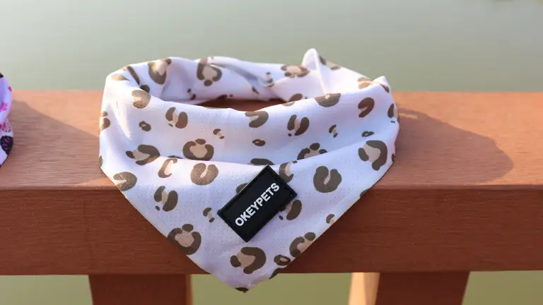 OKEYPETS Hromadný Halloween Produkt pre domáce zvieratá Prémiová šatka Sublimácia Všetko najlepšie k narodeninám Kvetinová šatka pre psa 1