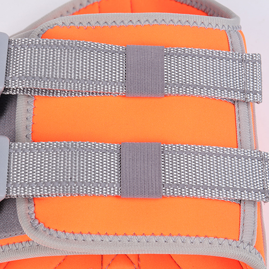 Colete salva-vidas impermeável para cães OKEYPETS, fabricado na China. Ideal para animais de estimação, este colete salva-vidas de neoprene é perfeito para cães e pode ser usado como maiô flutuante. 7