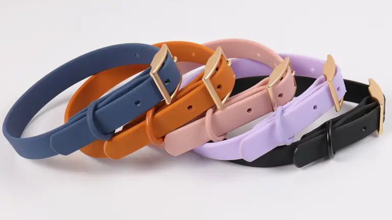 Collier pour chien en PVC design pour l'entraînement, couleur unie. Collier pour animal de compagnie en PVC. 1