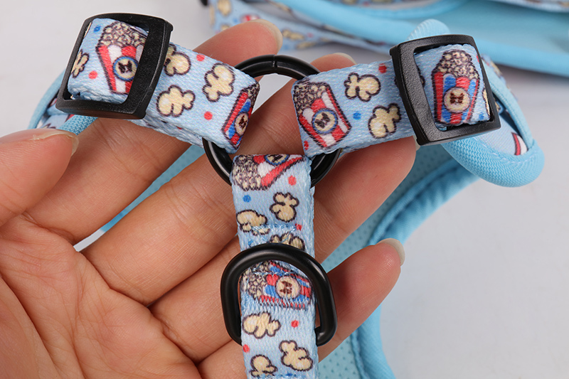 Harnais pour chien à enfiler, à ouverture rapide et réversible, en néoprène doux. 11