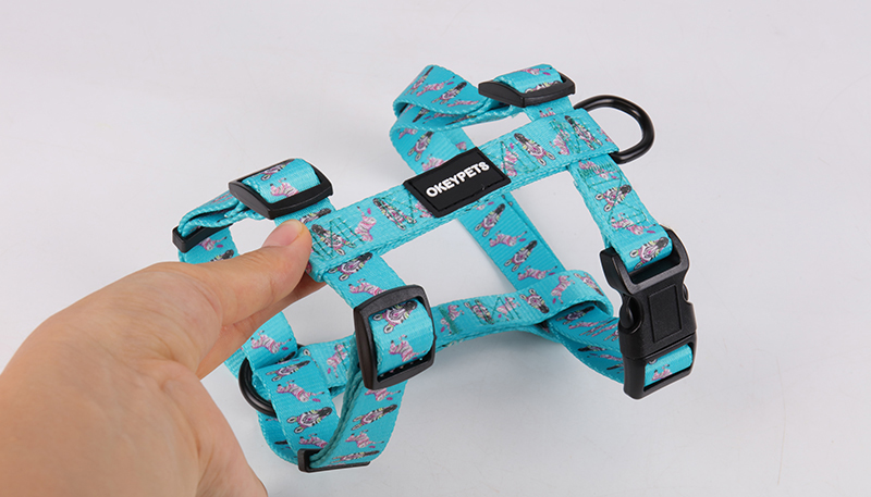 Fabricant chinois de harnais pour chiens à sangle réglable, harnais pour animaux de compagnie à motifs personnalisés à vendre 12