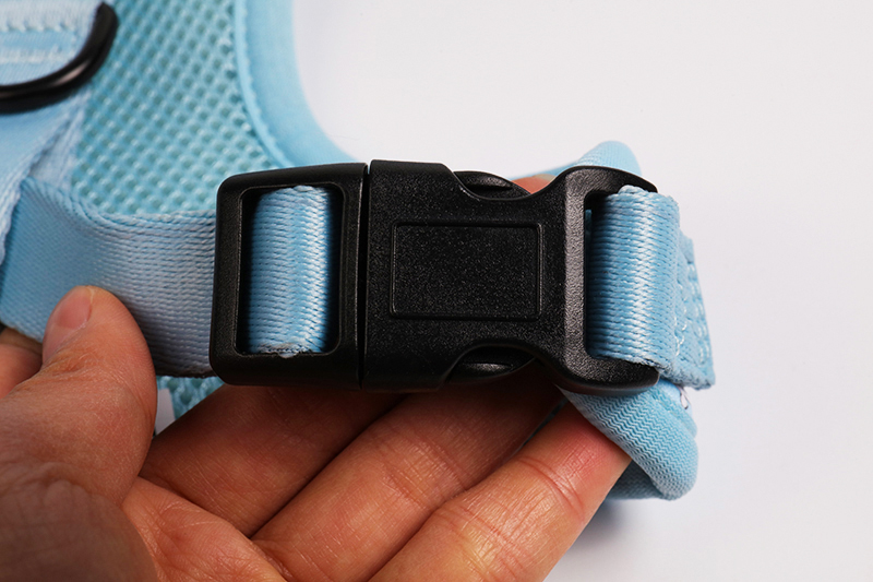 Harnais pour chien écologique à enfiler, en maille aérée colorée avec attache avant. 13