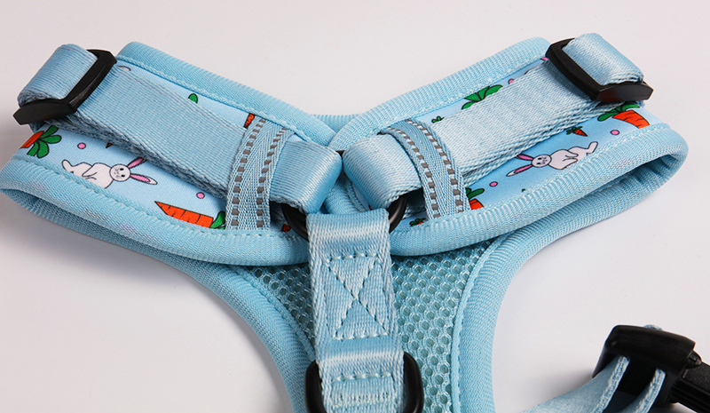 Harnais pour chien écologique à enfiler, en maille aérée colorée avec attache avant. 12