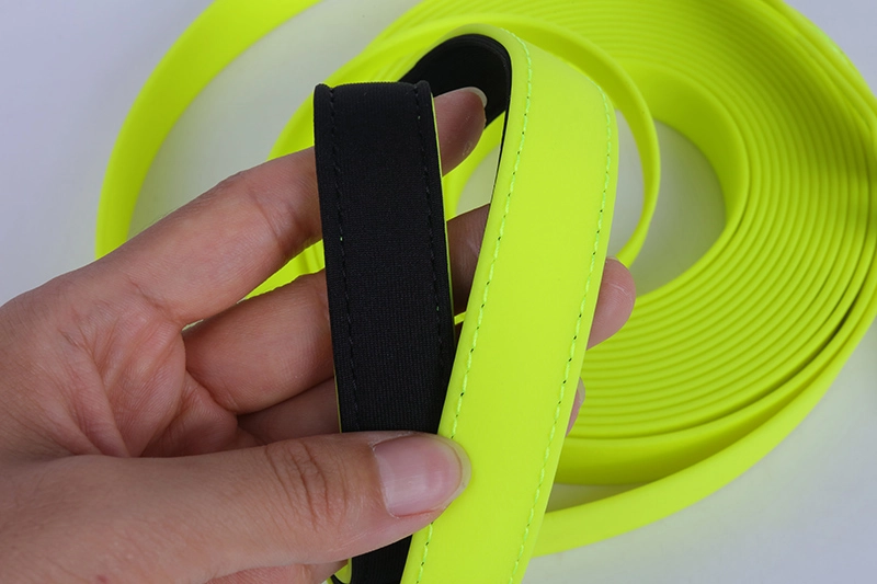 Laisse pour chien Okeypets, résistante, imperméable et écologique, en sangle PVC souple et durable. 14