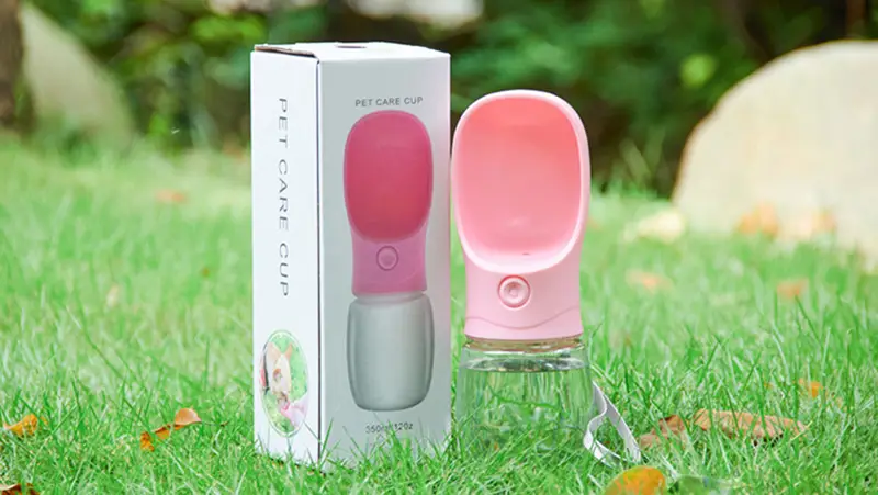 Buidéal Uisce Madraí OKEYPETS Inaistrithe Cruthúnas Sceite Dáileoir Uisce Madraí Coileáin le haghaidh Siúlóidí Allamuigh 1