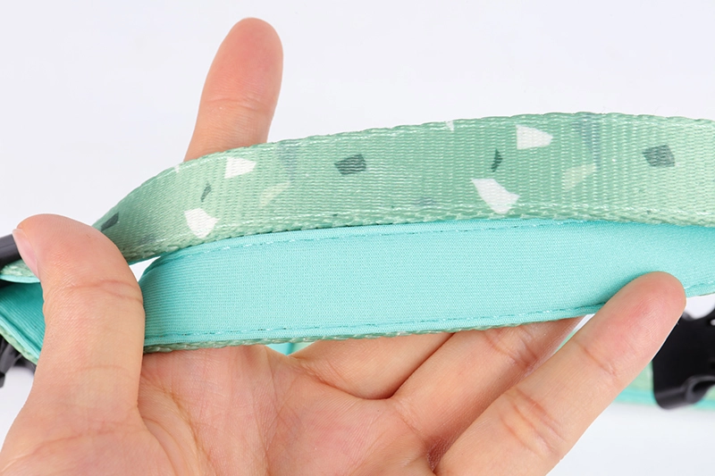 OKEYPETS, fournisseur de produits pour animaux de compagnie, propose des colliers pour chiens souples, rembourrés et ajustables, personnalisables (OEM), disponibles en gros. Nous acceptons également les commandes OEM et acceptons les colliers de luxe pour chiens. 9