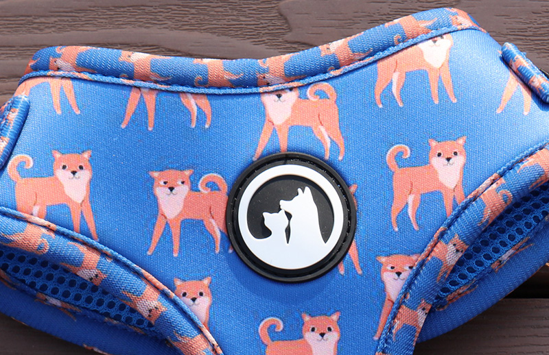 Harnais pour animaux de compagnie OKEYPETS en néoprène imprimé par sublimation sur polyester, ensemble de harnais pour chien personnalisé de haute qualité avec logo en PVC 9