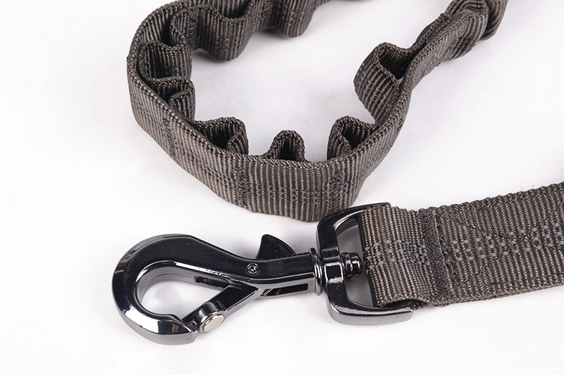 Laisse tactique Okeypets en nylon résistant de qualité militaire avec extension élastique pour l'entraînement des chiens 13