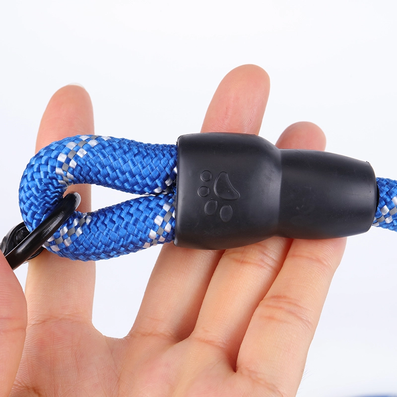 Laisse OKEYPETS en nylon épais et résistant, avec poignée rembourrée douce et confortable, et corde réfléchissante pour grands chiens. 12