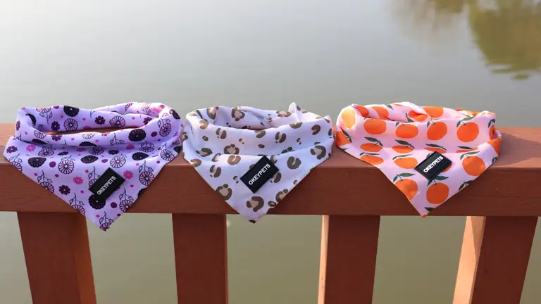 OKEYPETS Viacfarebná priedušná šatka s logom pre psa z mäkkého polyesteru a bavlny s novým dizajnom 1