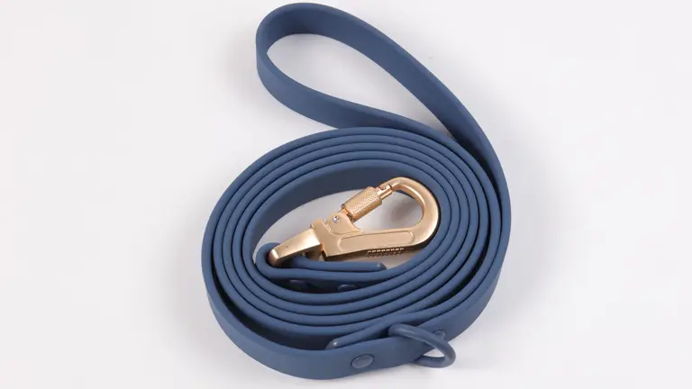 Veleprodaja višebojnih PVC ogrlica i povodaca za pse, izdržljiva vodootporna mekana ogrlica za pse, povodac s prilagođenim logotipom i oznakom imena 1