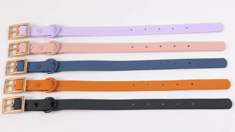 OKEYPETS Vente en gros Ensemble collier et laisse de luxe imperméable et durable pour chien avec étiquette nominative personnalisée. Collier en PVC. 1