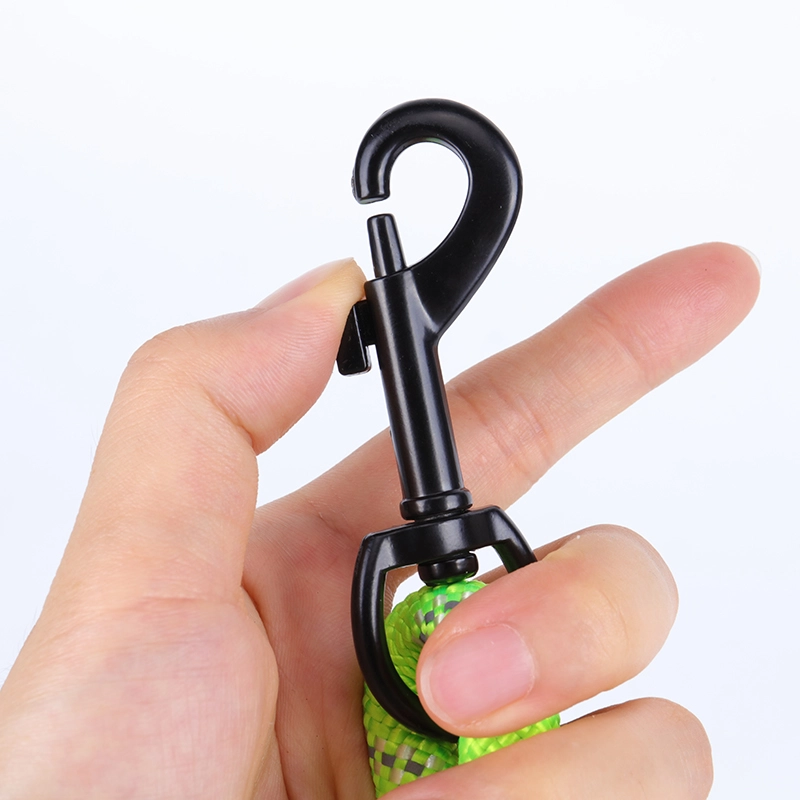 Laisse pour chien OKEYPETS en nylon résistant, hautement réfléchissante pour une sécurité optimale la nuit, avec poignée souple. 12