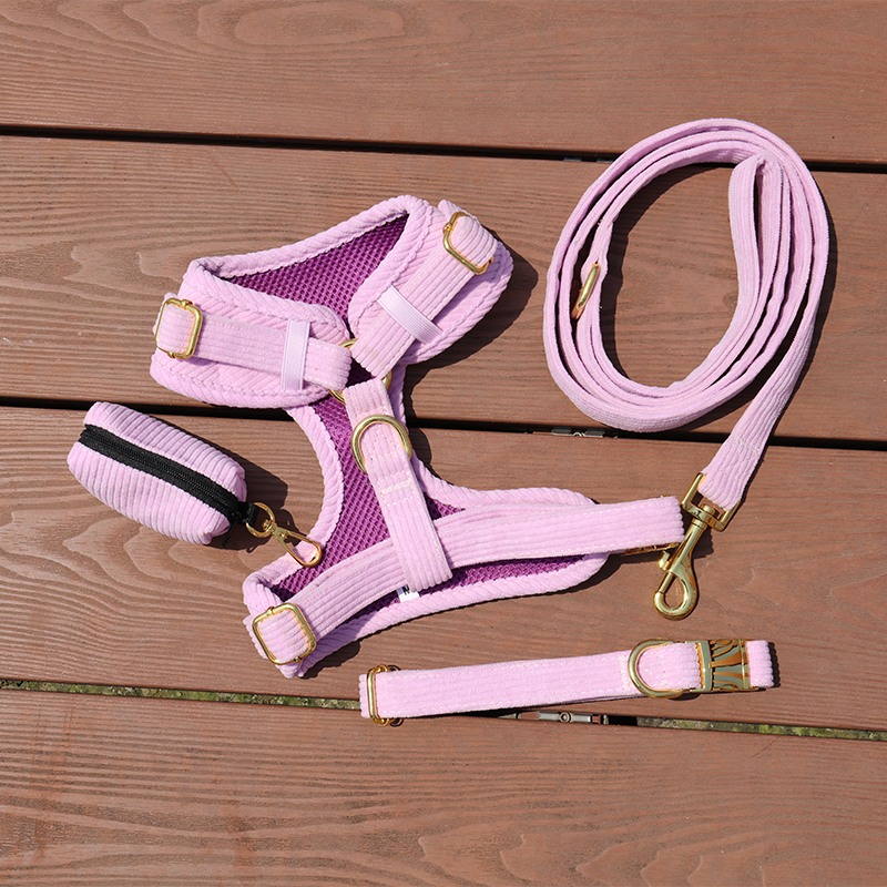 OKEYPETS - Ensemble harnais pour chien en velours côtelé avec porte-sacs à déjections canines ajustable et réglable, logo personnalisé. 8