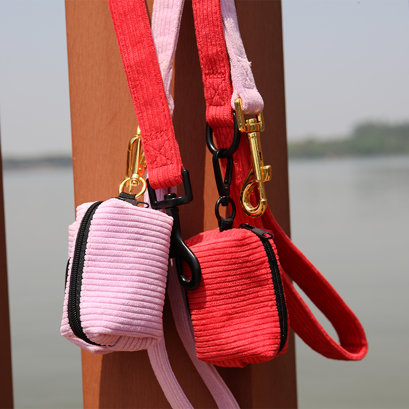 OKEYPETS - Ensemble harnais pour chien en velours côtelé avec porte-sacs à déjections canines ajustable et réglable, logo personnalisé. 10