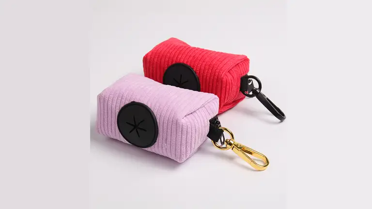 OKEYPETS - Ensemble harnais pour chien en velours côtelé avec porte-sacs à déjections canines ajustable et réglable, logo personnalisé. 1