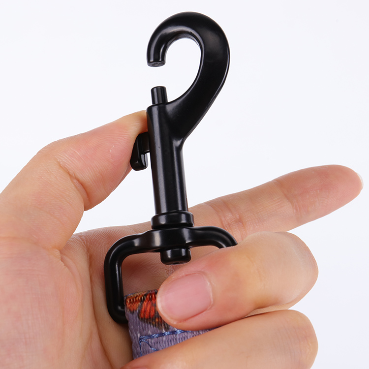 Laisse personnalisée OKEYPETS pour chien, douce et confortable grâce à son motif papillon et sa poignée ergonomique. 9