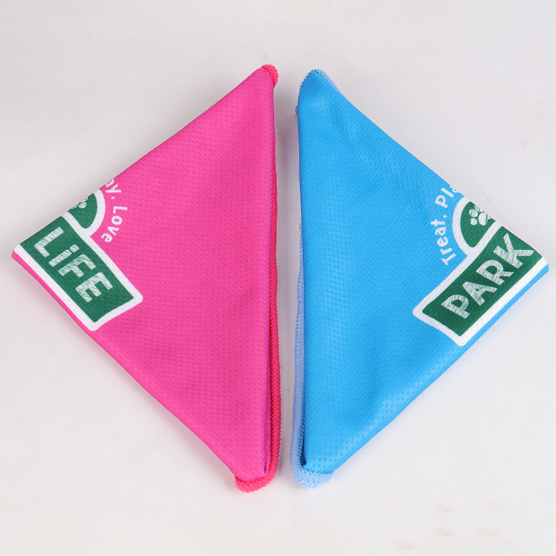 OKEYPETS - OKEYPETS Bandana/écharpe pour chien Père Noël multicolore, nouveau design respirant, en polyester et coton doux avec logo. Tous les produits 17