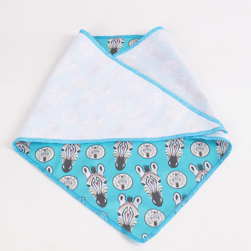 OKEYPETS - Vente en gros de bandanas triangulaires confortables en polyester pour chiens, au design unique et créatif. 11