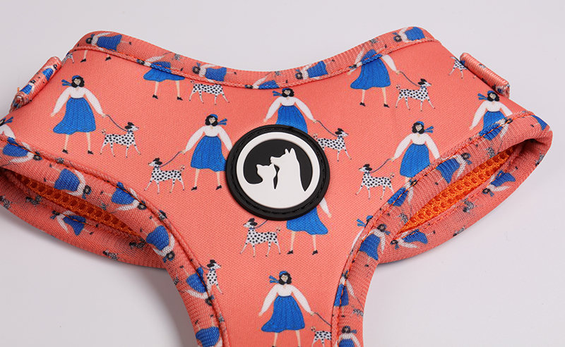 OKEYPETS - Collier pour chien en néoprène anti-traction, réglable, avec porte-sacs à déjections canines et imprimé. 16