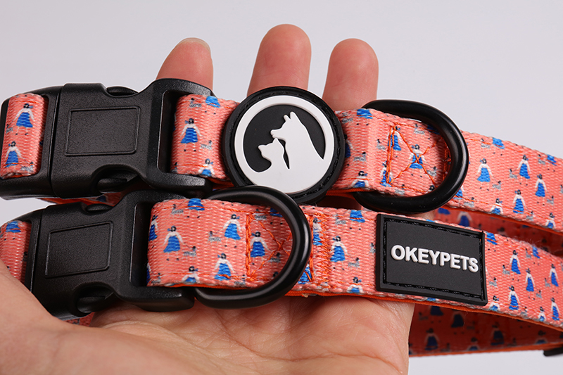 OKEYPETS - Collier pour chien en néoprène anti-traction, réglable, avec porte-sacs à déjections canines et imprimé. 13
