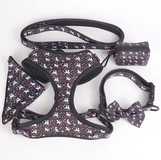 OKEYPETS - Porte-sacs à déjections canines professionnel, sûr et confortable, avec bandana, laisse et nœud papillon. Ensemble collier et harnais pour chien (OEM). 1
