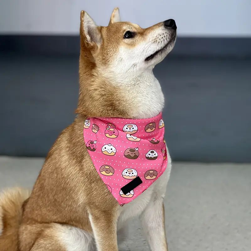 OKEYPETS – Modisches, bequemes, dreieckiges, rotes Halstuch für Haustiere 1