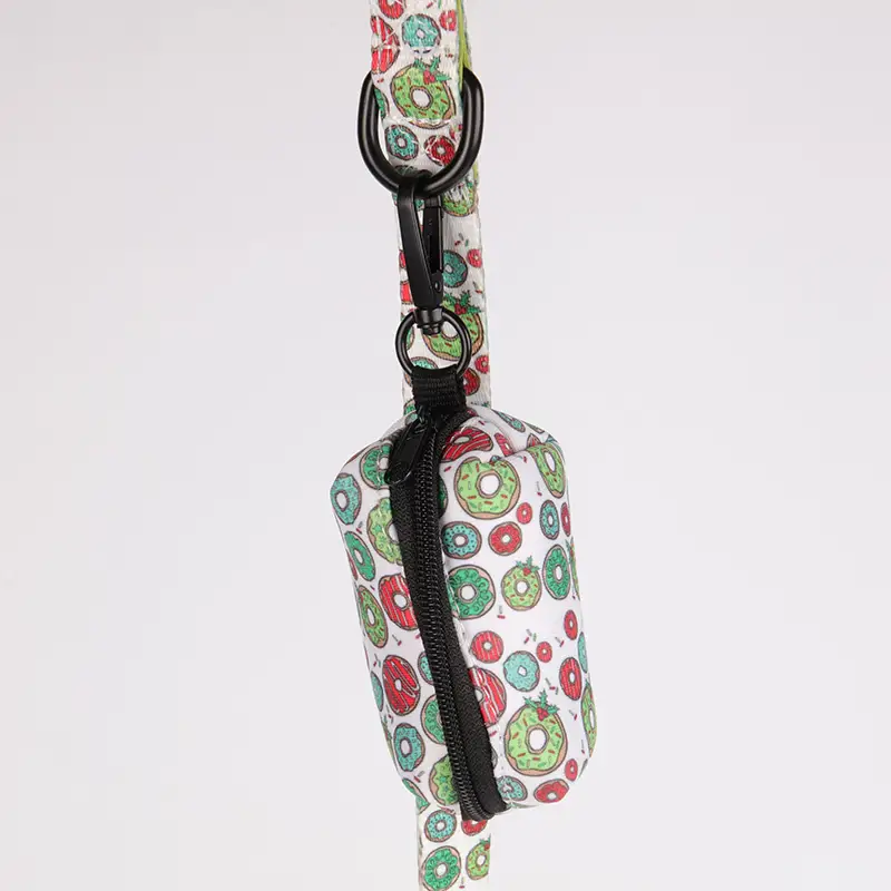 OKEYPETS - OKEYPETS Logo personalizzato Comodo e pratico Supporto per sacchetti per escrementi di cane in neoprene resistente con stampa a sublimazione per passeggiate Supporto per sacchetti per escrementi di cane 1