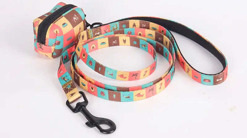 OKEYPETS Állatfelszerelések Új Divatdizájn Mintás Kutyapóráz és Kaki Hulladékzsák Tartó 1