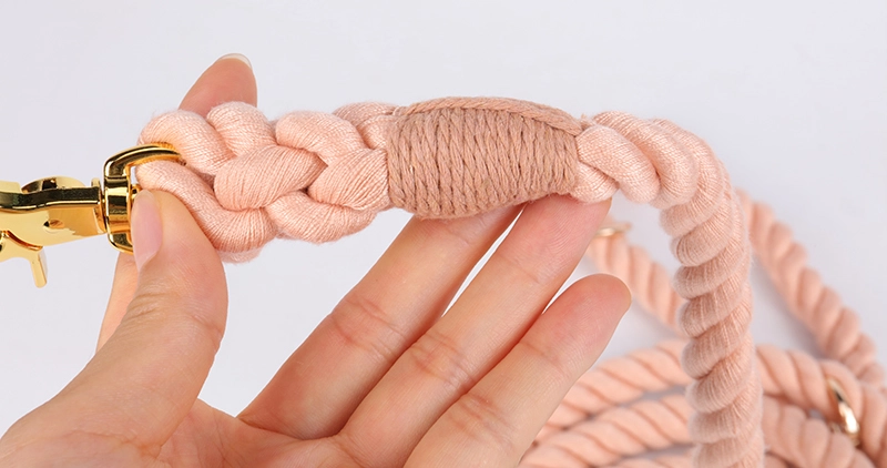 OKEYPETS Atraktivní ručně vyráběné bavlněné pletené paracordové vodítko pro psy v zaprášené růžové barvě 11