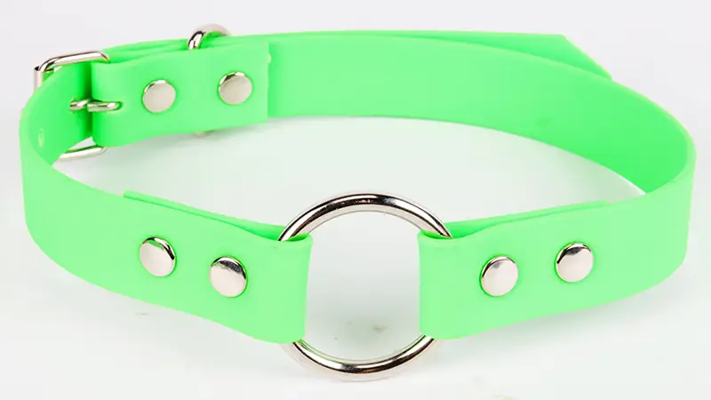 Collier pour animaux de compagnie OKEYPETS réglable, durable et anti-odeur, couleur verte, en PVC imperméable 1