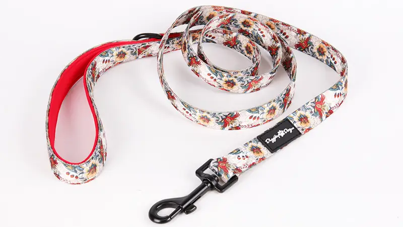 Fabricant de Guangzhou OKEYPETS laisse de course pour chien à poignée souple avec motif floral personnalisé 1