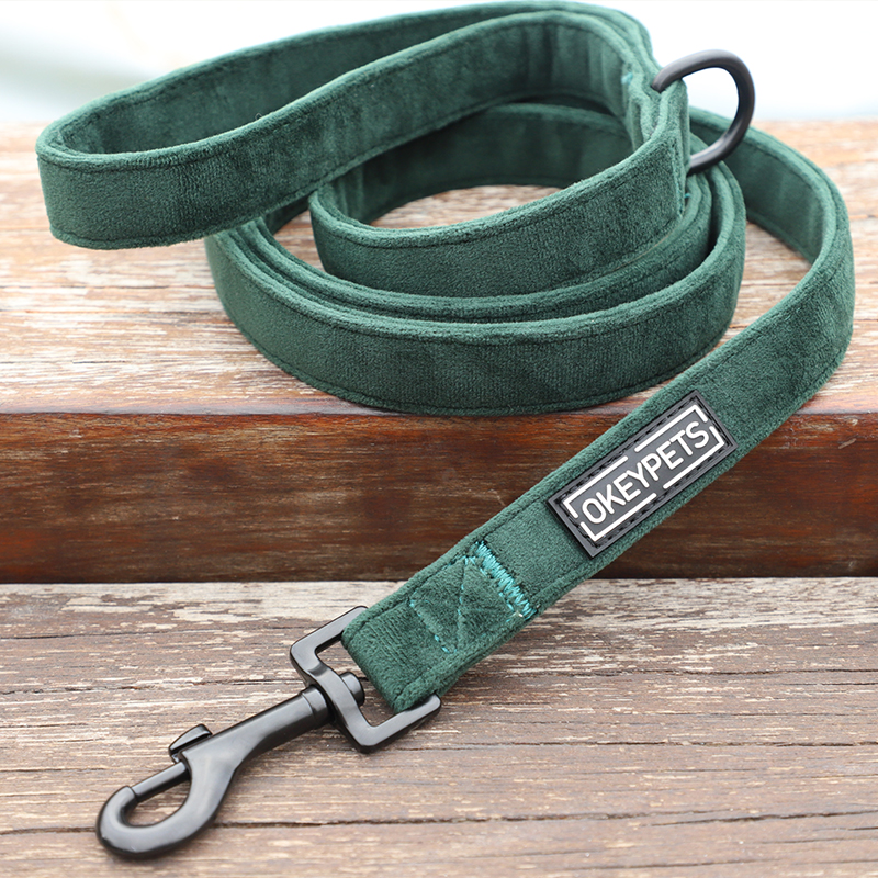 Fabricants de harnais pour chiens en velours OEM, vente en gros de harnais et laisses pour chiens de luxe, harnais en velours sur mesure. 7