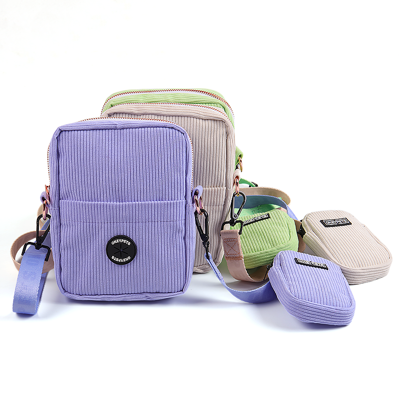 OKEYPETS Аксесоари за домашни любимци, кадифена чанта за пътуване с кучета, персонализирана и презрамка, торбичка за лакомства за обучение на кучета през тялото 5