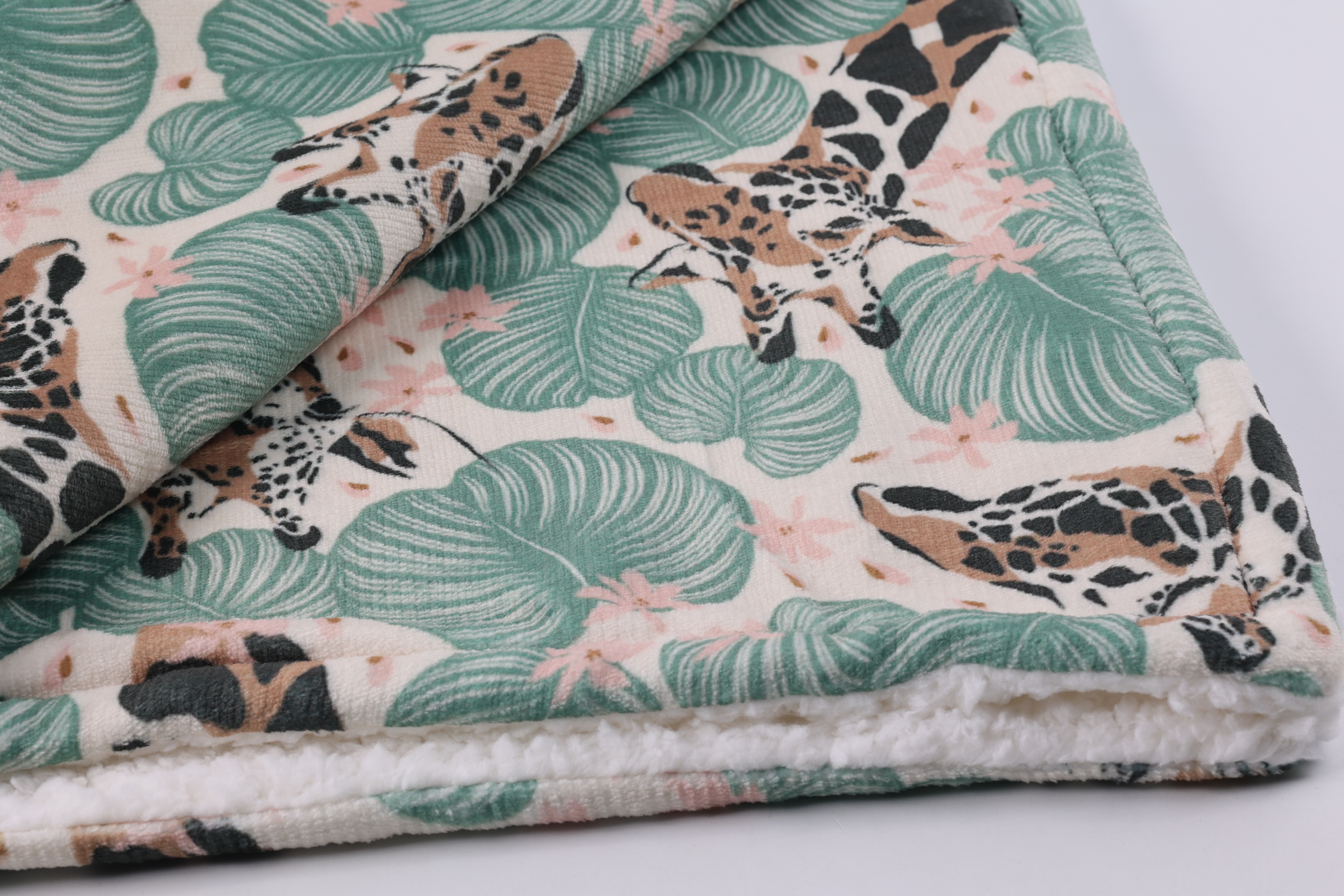 Couvertures apaisantes imprimées en gros, douces et moelleuses, en polaire premium, pour chiens, chiots et chats. 6