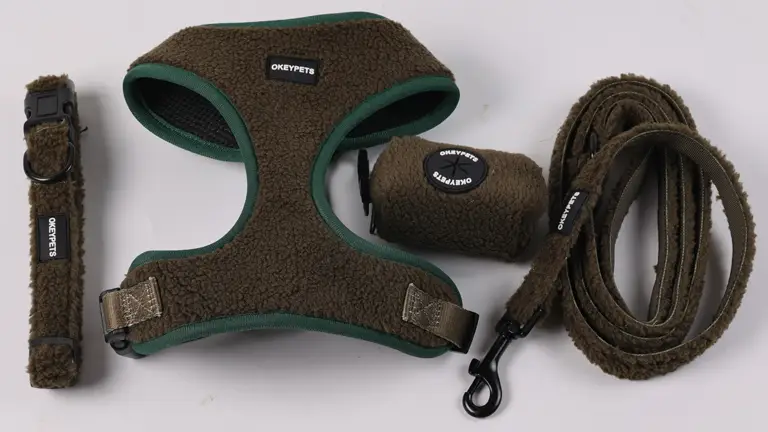 Harnais pour chien avec lampe et laisse, gilet anti-étranglement, harnais ajustable en sherpa avec anneau en D à l'avant 1