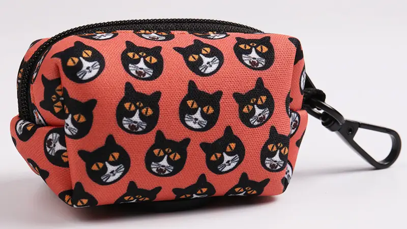 Distributeur de sacs à déjections canines écologiques en néoprène à motifs personnalisés OKEYPETS 1